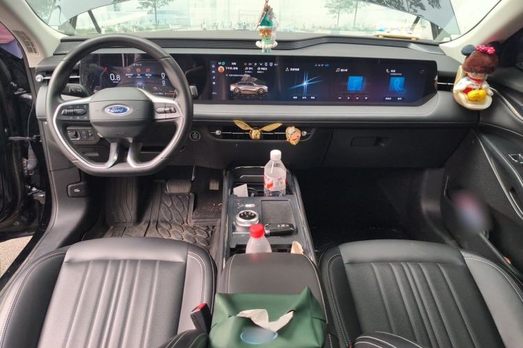 Used Ford Mondeo 2025 2.0T EcoBoost Luxury Version Center Console
