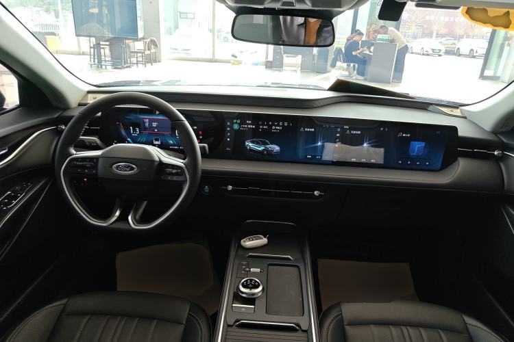 Used Ford Mondeo 2025 2.0T EcoBoost Luxury Version Center Console