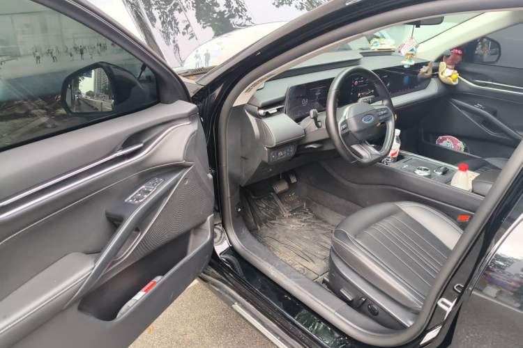Used Ford Mondeo 2025 2.0T EcoBoost Luxury Version Driver Seat