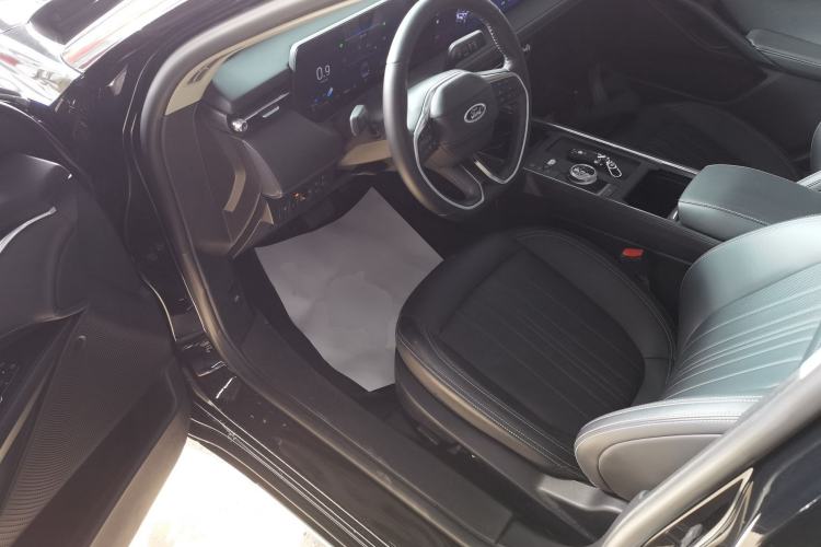 Used Ford Mondeo 2025 2.0T EcoBoost Luxury Version Driver Seat