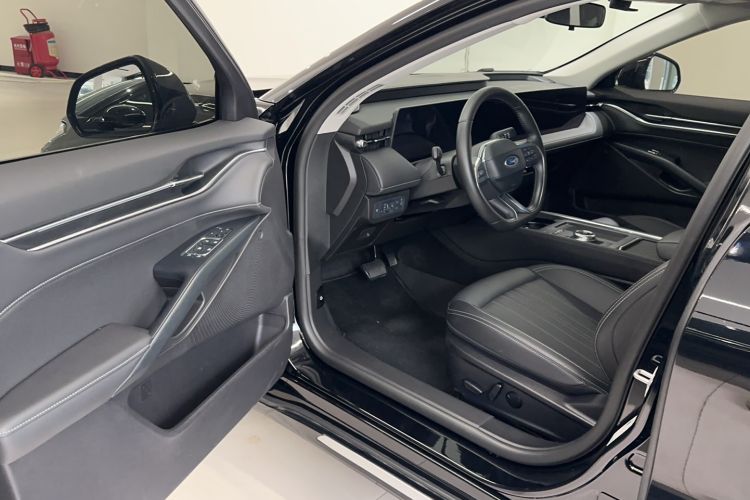 Used Ford Mondeo 2025 2.0T EcoBoost Luxury Version Driver Seat