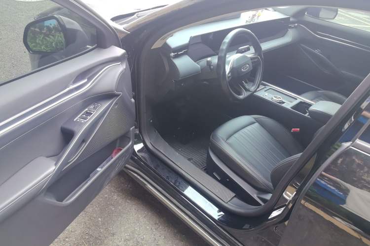 Used Ford Mondeo 2025 2.0T EcoBoost Luxury Version Driver Seat