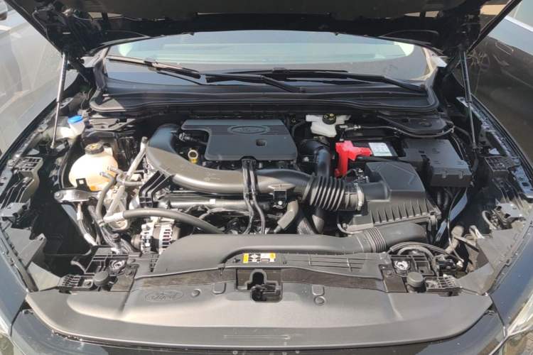 Used Ford Mondeo 2025 2.0T EcoBoost Luxury Version Engine Bay