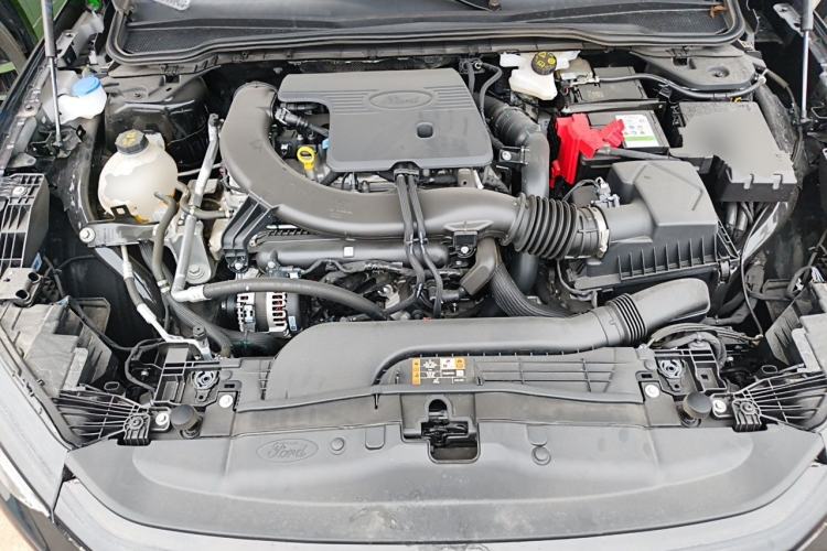 Used Ford Mondeo 2025 2.0T EcoBoost Ultimate Edition Engine Bay