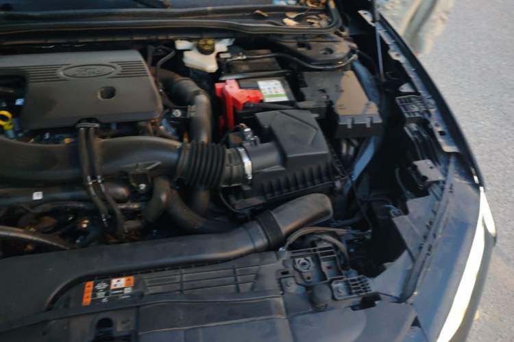 Used Ford Mondeo 2025 2.0T EcoBoost Luxury Version Engine Bay Left