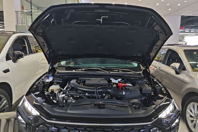 Used Ford Mondeo 2025 2.0T EcoBoost Luxury Version Engine Bay