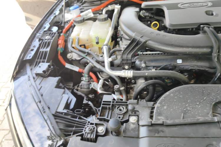 Used Ford Mondeo 2025 2.0T EcoBoost E Hybrid Sport Edition ST-Line Engine Bay Right