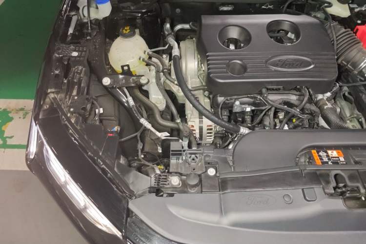 Used Ford Mondeo 2025 1.5T EcoBoost Luxury Version Engine Bay Right