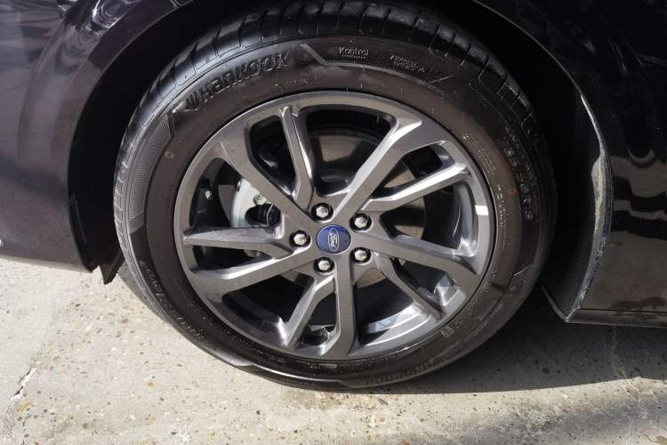Used Ford Mondeo 2025 2.0T EcoBoost Luxury Version Exterior 4