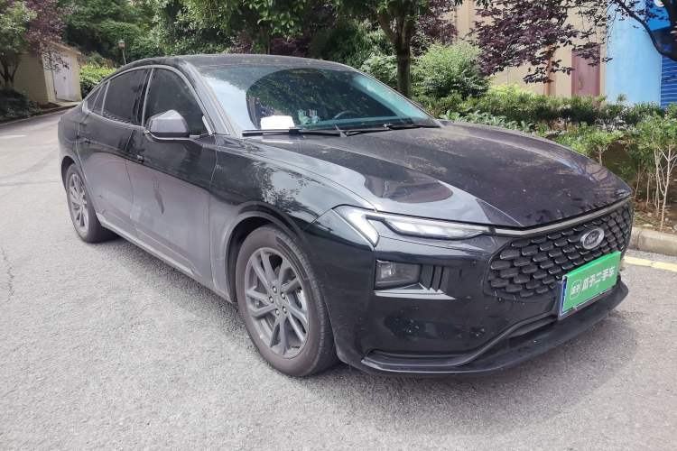 Used Ford Mondeo 2025 2.0T EcoBoost Luxury Version Front Right 45 Deg