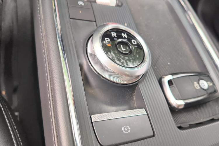 Used Ford Mondeo 2025 2.0T EcoBoost Luxury Version Gear Lever