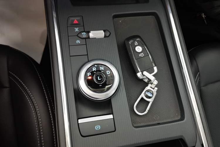 Used Ford Mondeo 2025 2.0T EcoBoost Luxury Version Gear Lever