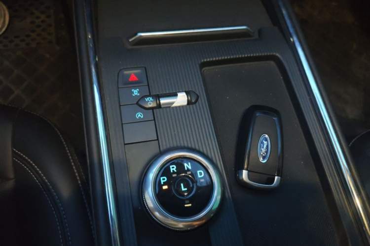 Used Ford Mondeo 2025 2.0T EcoBoost Luxury Version Gear Lever