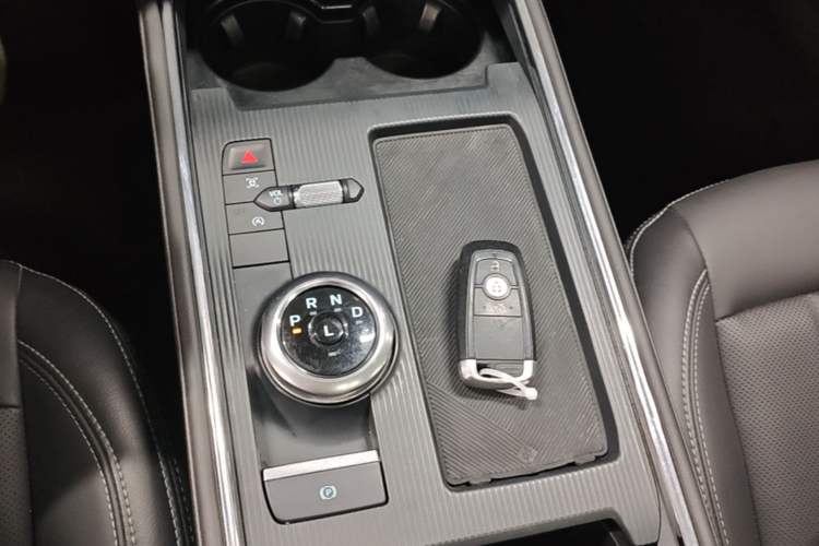 Used Ford Mondeo 2025 2.0T EcoBoost Luxury Version Gear Lever