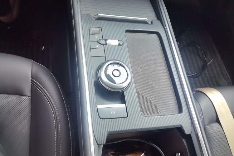 Used Ford Mondeo 2025 2.0T EcoBoost Luxury Version Gear Lever