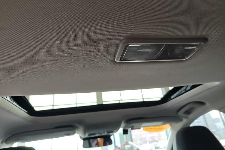 Used Ford Mondeo 2025 2.0T EcoBoost Luxury Version Headliner