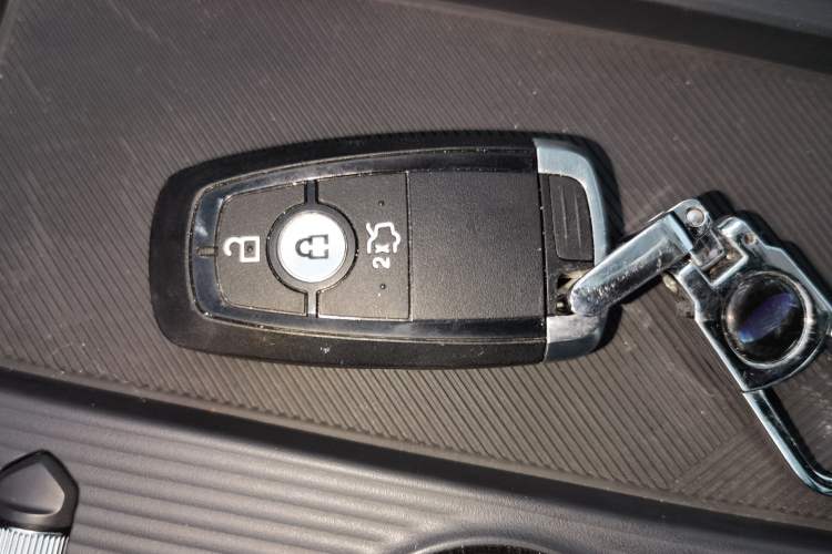 Used Ford Mondeo 2025 2.0T EcoBoost Luxury Version Interior 1
