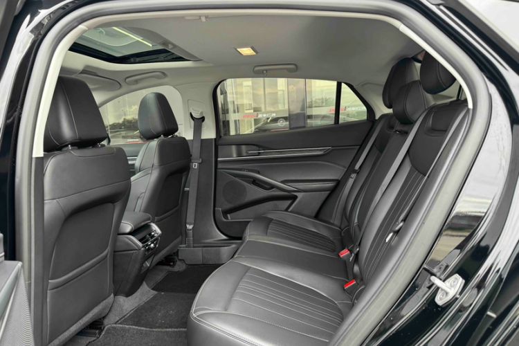 Used Ford Mondeo 2025 2.0T EcoBoost Luxury Version Interior 3