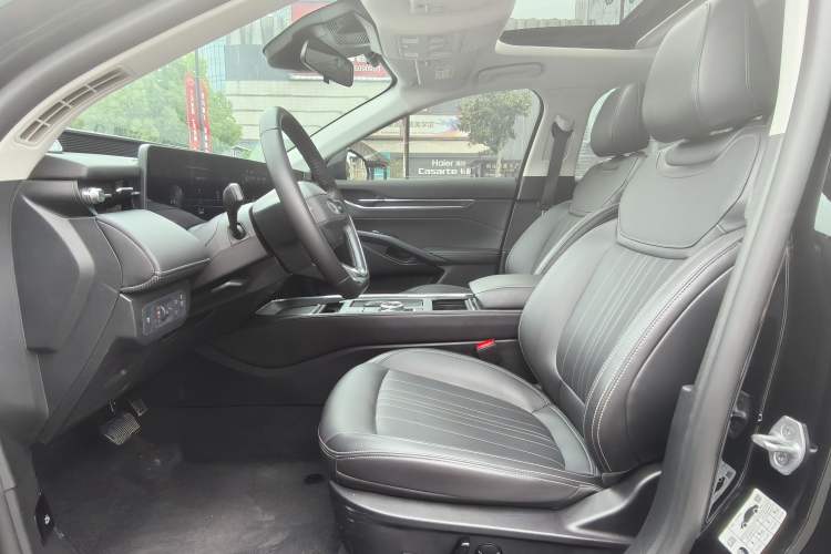 Used Ford Mondeo 2025 2.0T EcoBoost Luxury Version Interior 6
