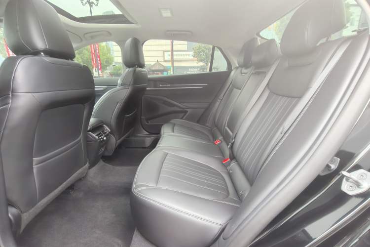 Used Ford Mondeo 2025 2.0T EcoBoost Luxury Version Interior 7