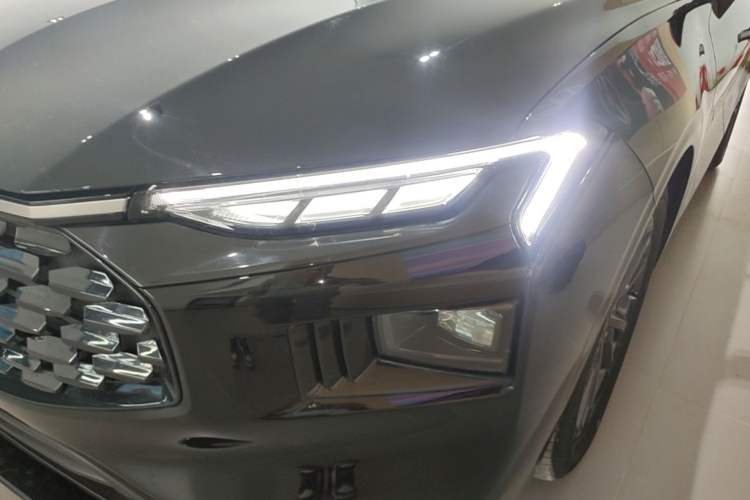Used Ford Mondeo 2025 2.0T EcoBoost Luxury Version Left Front Headlight
