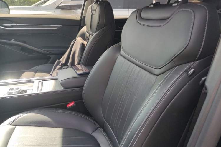 Used Ford Mondeo 2025 2.0T EcoBoost Luxury Version Left Front Seat