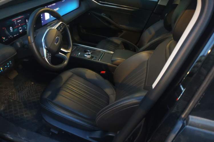 Used Ford Mondeo 2025 2.0T EcoBoost Luxury Version Left Front Seat