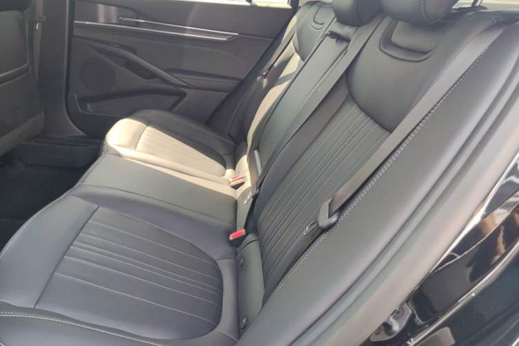 Used Ford Mondeo 2025 2.0T EcoBoost Luxury Version Left Rear Seat