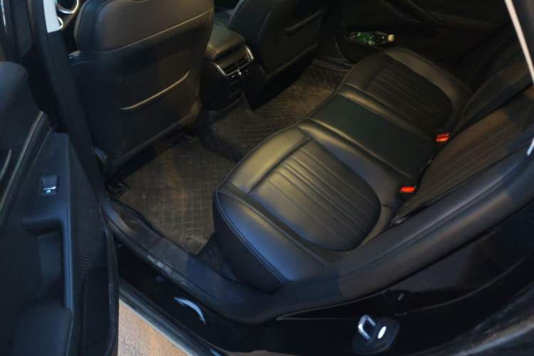 Used Ford Mondeo 2025 2.0T EcoBoost Luxury Version Left Rear Seat