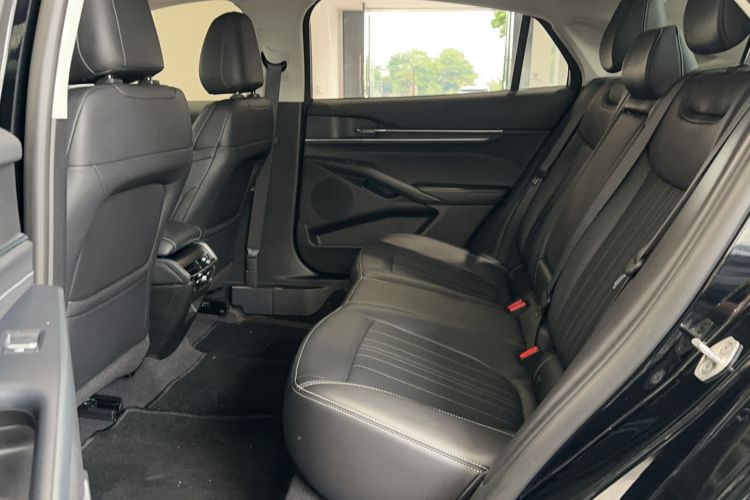 Used Ford Mondeo 2025 2.0T EcoBoost Luxury Version Left Rear Seat