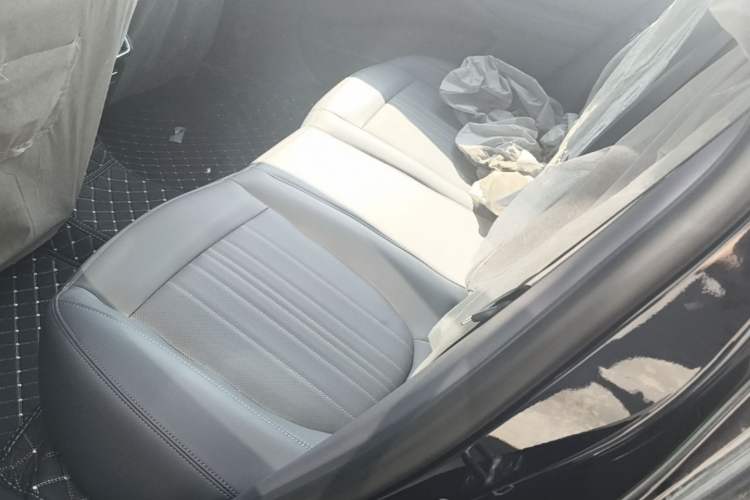 Used Ford Mondeo 2025 2.0T EcoBoost Ultimate Edition Left Rear Seat