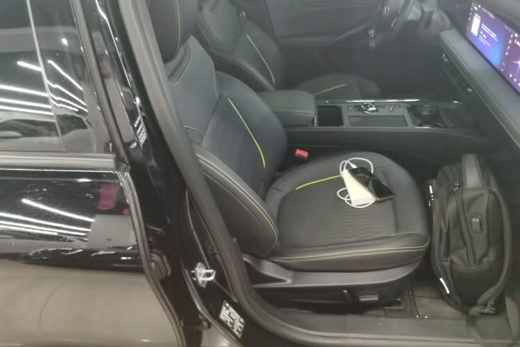 Used Ford Mondeo 2025 2.0T EcoBoost E Hybrid Sport Edition Right Front Seat