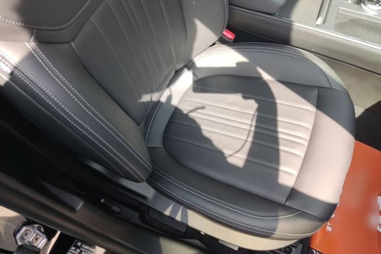 Used Ford Mondeo 2025 2.0T EcoBoost Luxury Version Right Front Seat