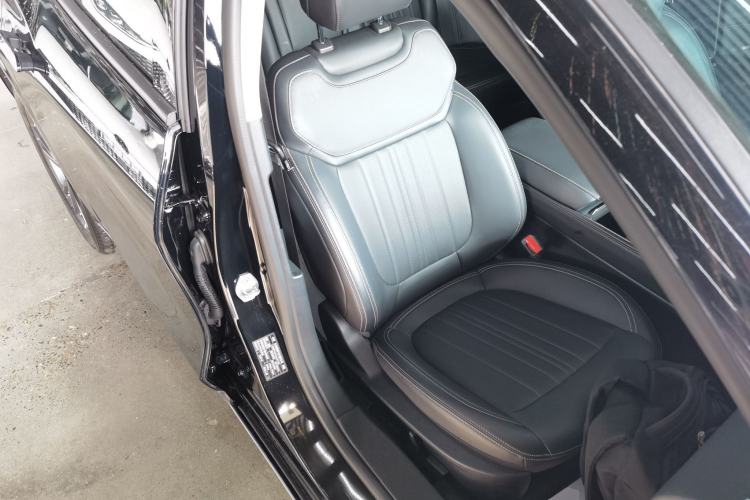 Used Ford Mondeo 2025 2.0T EcoBoost Luxury Version Right Front Seat