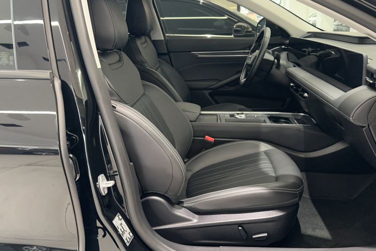Used Ford Mondeo 2025 2.0T EcoBoost Luxury Version Right Front Seat