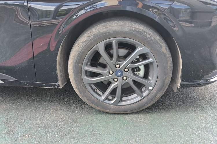 Used Ford Mondeo 2025 2.0T EcoBoost Luxury Version Right Front Wheel Hub
