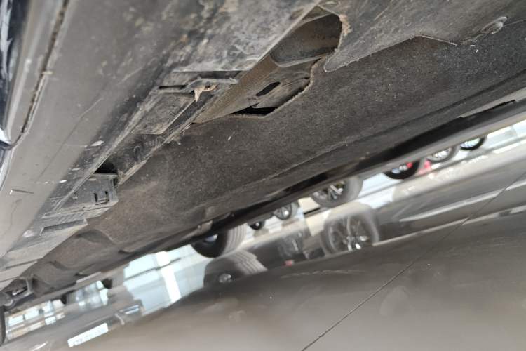 Used Ford Mondeo 2025 2.0T EcoBoost Luxury Version Right Side Sill