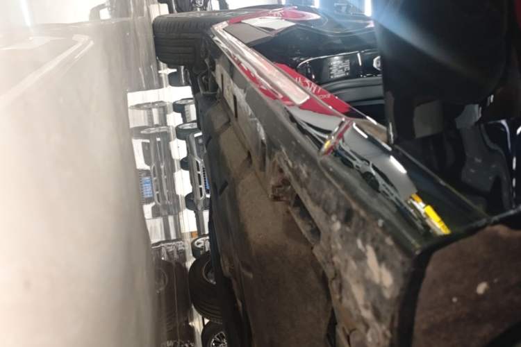 Used Ford Mondeo 2025 2.0T EcoBoost Luxury Version Right Side Sill