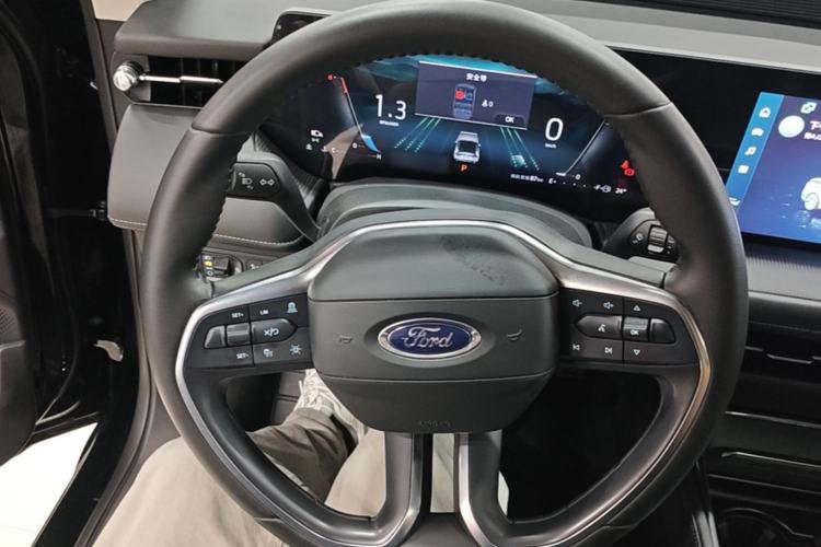 Used Ford Mondeo 2025 2.0T EcoBoost Luxury Version Steering Wheel
