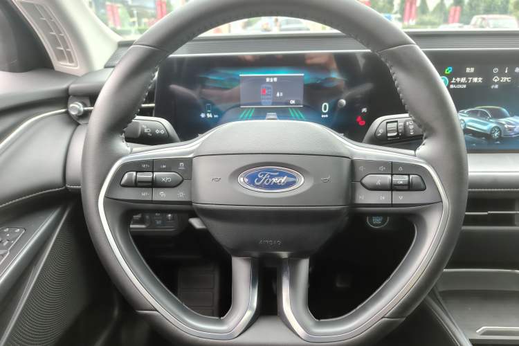 Used Ford Mondeo 2025 2.0T EcoBoost Luxury Version Steering Wheel