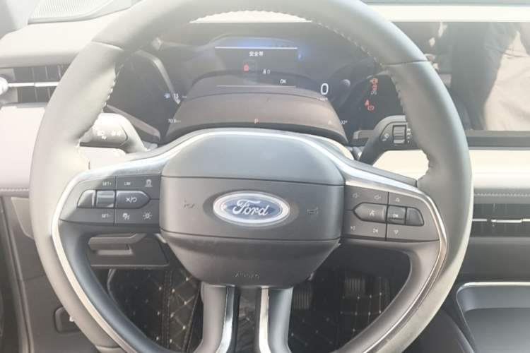 Used Ford Mondeo 2025 2.0T EcoBoost Ultimate Edition Steering Wheel