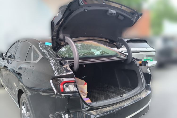 Used Ford Mondeo 2025 2.0T EcoBoost Luxury Version Trunk