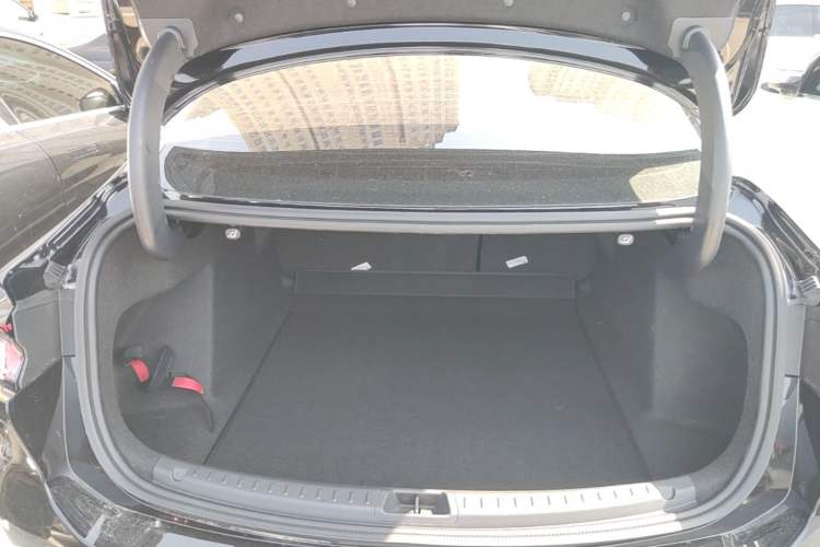 Used Ford Mondeo 2025 2.0T EcoBoost Luxury Version Trunk