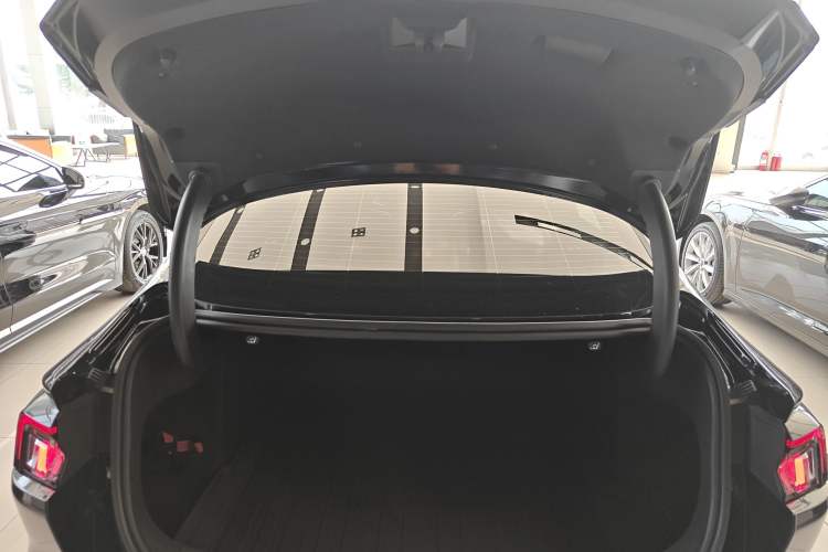 Used Ford Mondeo 2025 2.0T EcoBoost Luxury Version Trunk