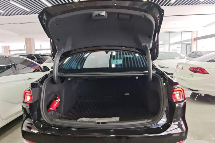 Used Ford Mondeo 2025 1.5T EcoBoost Luxury Version Trunk