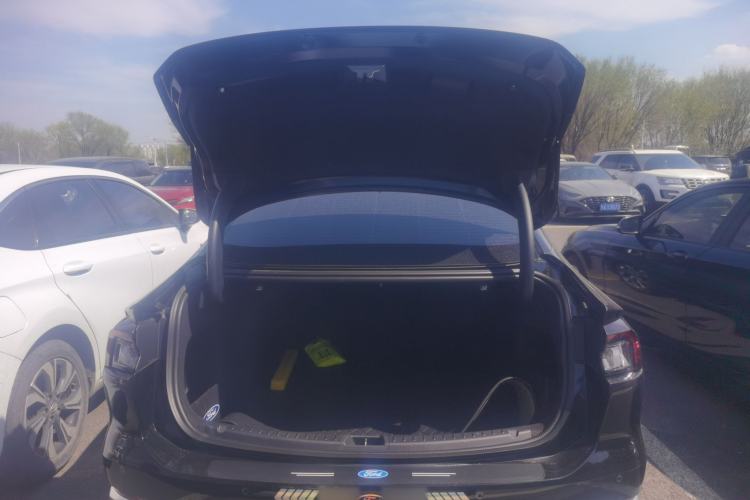 Used Ford Mondeo 2025 2.0T EcoBoost Ultimate Edition Trunk