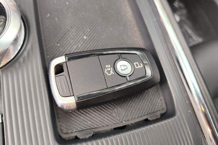 Used Ford Mondeo 2025 2.0T EcoBoost Luxury Version Vehicle Key
