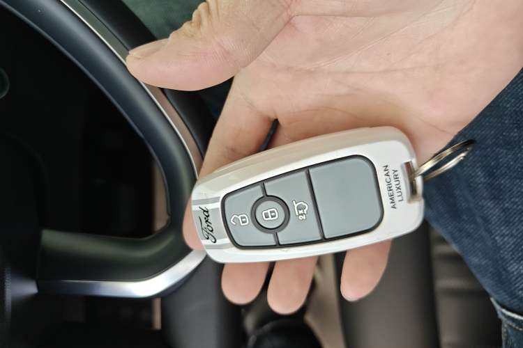 Used Ford Mondeo 2025 2.0T EcoBoost Luxury Version Vehicle Key