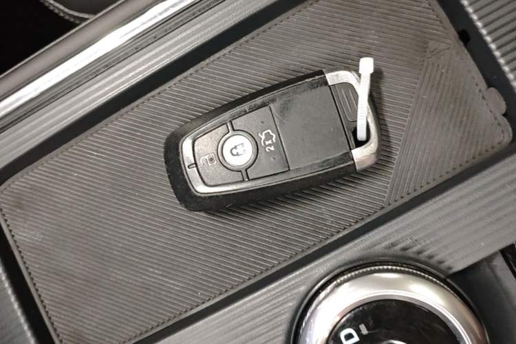 Used Ford Mondeo 2025 2.0T EcoBoost Luxury Version Vehicle Key