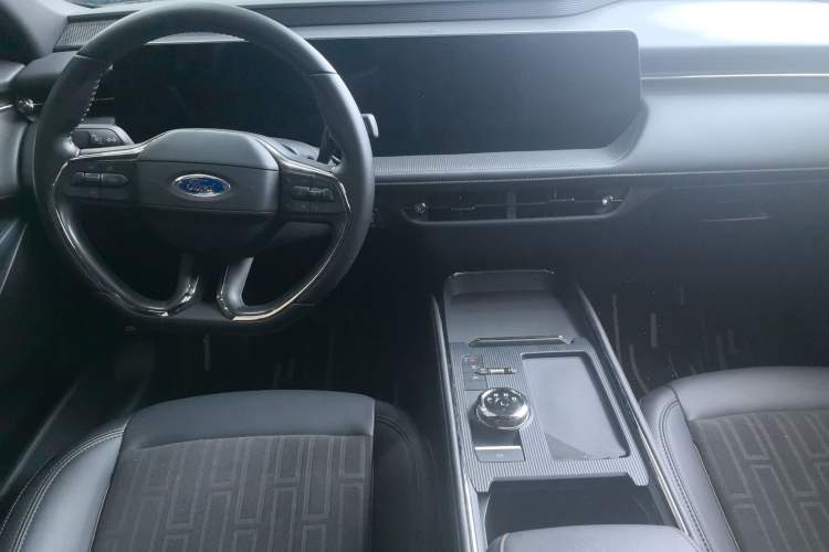 Used Ford Mondeo 2025 1.5T EcoBoost Comfort Version Audio And AC Panel